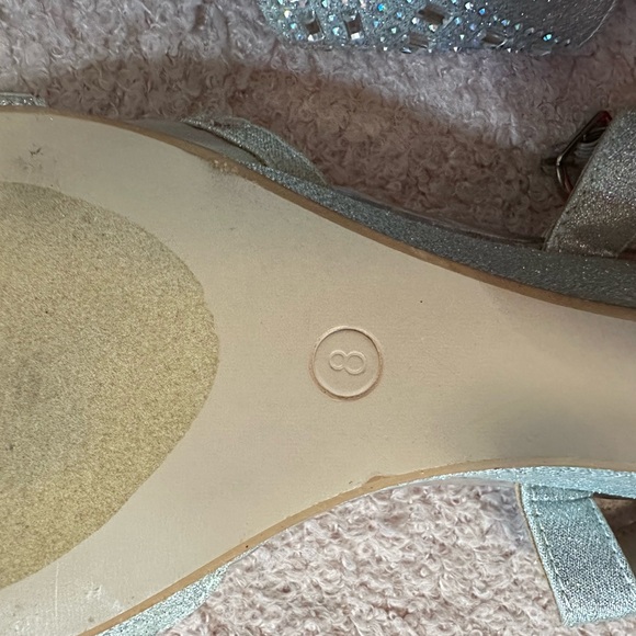 Bella Marie Silver Heeled Elegance - Picture 8 of 8